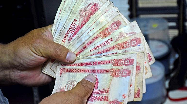 Concejales donan sueldos para ayudar a gente necesitada
