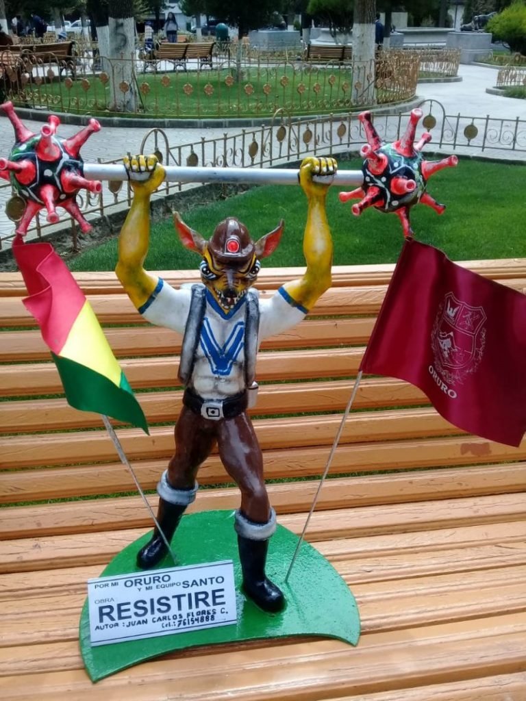 Escultura Resistiré que muestra la fortaleza de los orureños para combatir al coronavirus