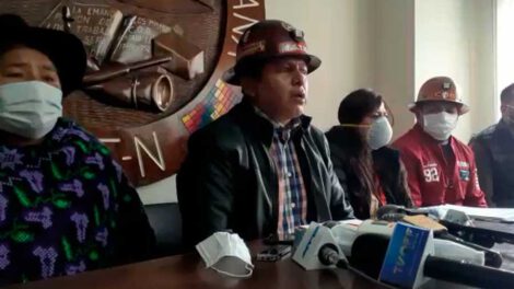 Bonos a pobres solicitados por la COB