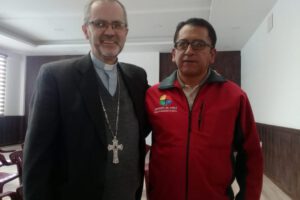 campaña Unidos saldremos adelante con Monseñor Cristóbal Bialasik y José León