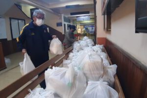 Acción solidaria de docentes y universitarios en la cuarentena