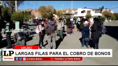Filas interminables para el cobro del Bono Familia en entidades financieras