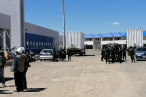 Camión vulnerando cuarentena en Oruro