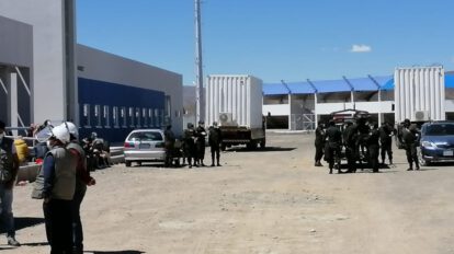 Camión vulnerando cuarentena en Oruro