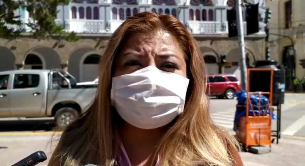 Denisse Villca, Presidente del Concejo Municipal, denuncia despido masivo de funcionarios ediles