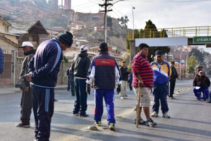 Bloqueo de transportistas en La Paz durante la inauguración de la nueva ruta del Puma Katari