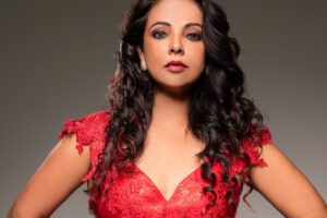 Gisela Santa Cruz presenta su canción No ando sola