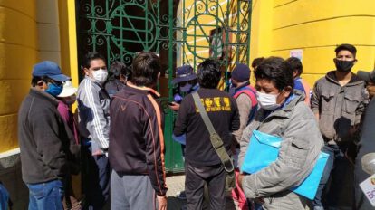 Retraso en atención de solicitudes en Oruro