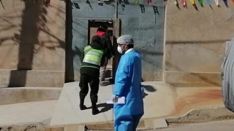 Covid-19 y muestras tomadas al cuerpo de un hombre fallecido