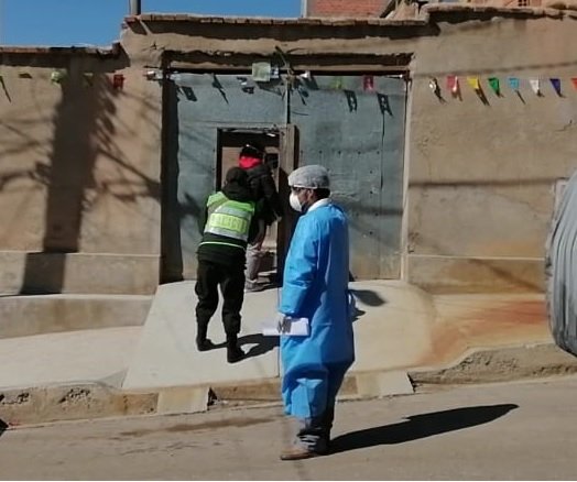 Covid-19 y muestras tomadas al cuerpo de un hombre fallecido