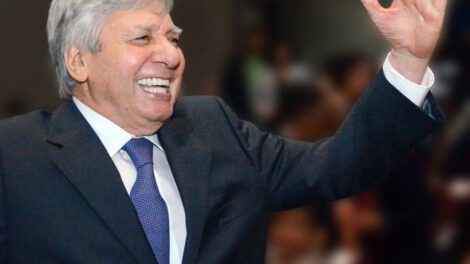 Percy Fernández, se mantiene más de una semana internado por dengue