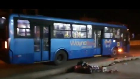 Protesta en El Alto contra el transporte de personal de salud