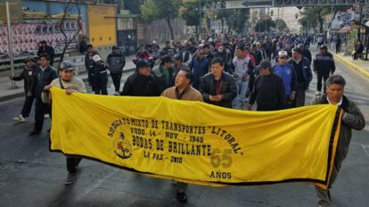 Bloqueos y movilizaciones de chóferes en La Paz
