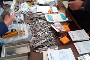 Enfermera destituida por robo de instrumental médico