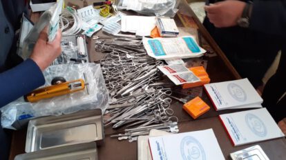 Enfermera destituida por robo de instrumental médico