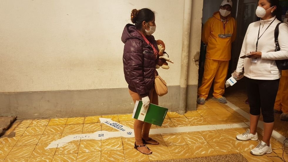 Infanticidio en Sucre, madre llega al hospital para ver a su hijo
