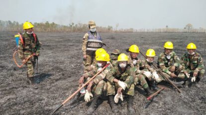 Ayuda internacional llega a Bolivia para combatir incendios en la Chiquitanía