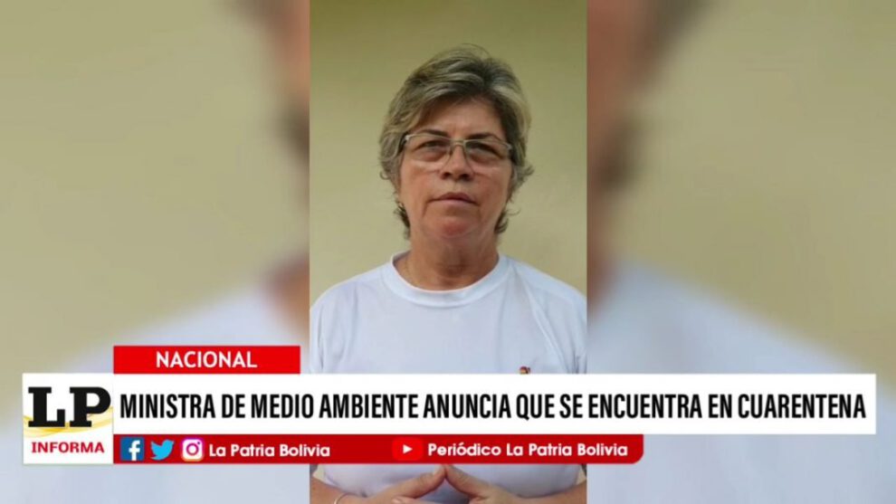 Ministra realizando el anuncio sobre contagio de coronavirus