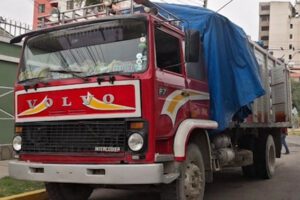 Interceptan vehículo que transportaba precursores de droga camuflados entre alimentos