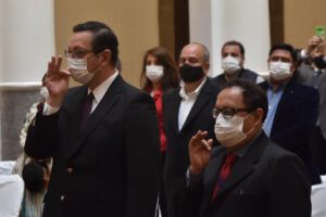 Nuevos ministros Óscar Ortiz y Fernando Vásquez en su juramentación