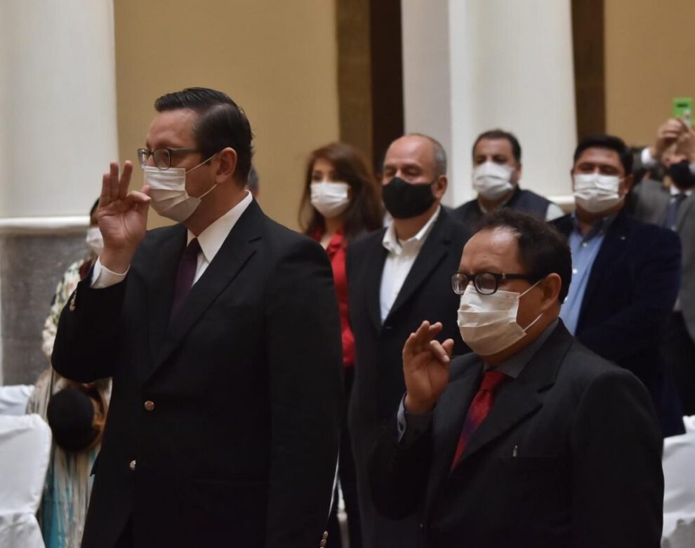Nuevos ministros Óscar Ortiz y Fernando Vásquez en su juramentación