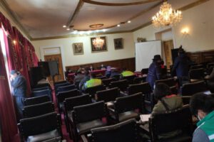Bonos en Oruro no llegan a varias regiones