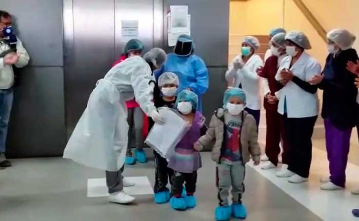 Ocho niños dados de alta Covid-19 en Cochabamba