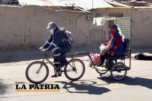 Mototaxis y bicitaxis como nuevas formas de transporte en Oruro durante la cuarentena