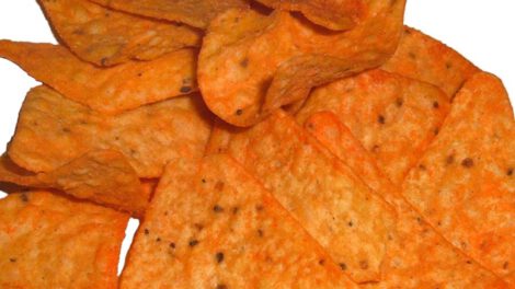Mujer murió atragantada mientras comía snacks