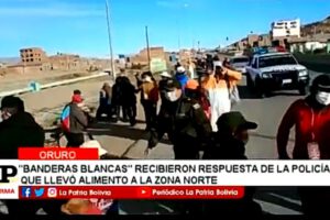 Policía de Oruro apoya a familias con víveres