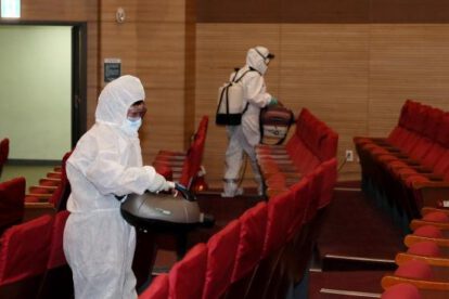 Covid-19 y desinfección en el Parlamento de Corea del Sur
