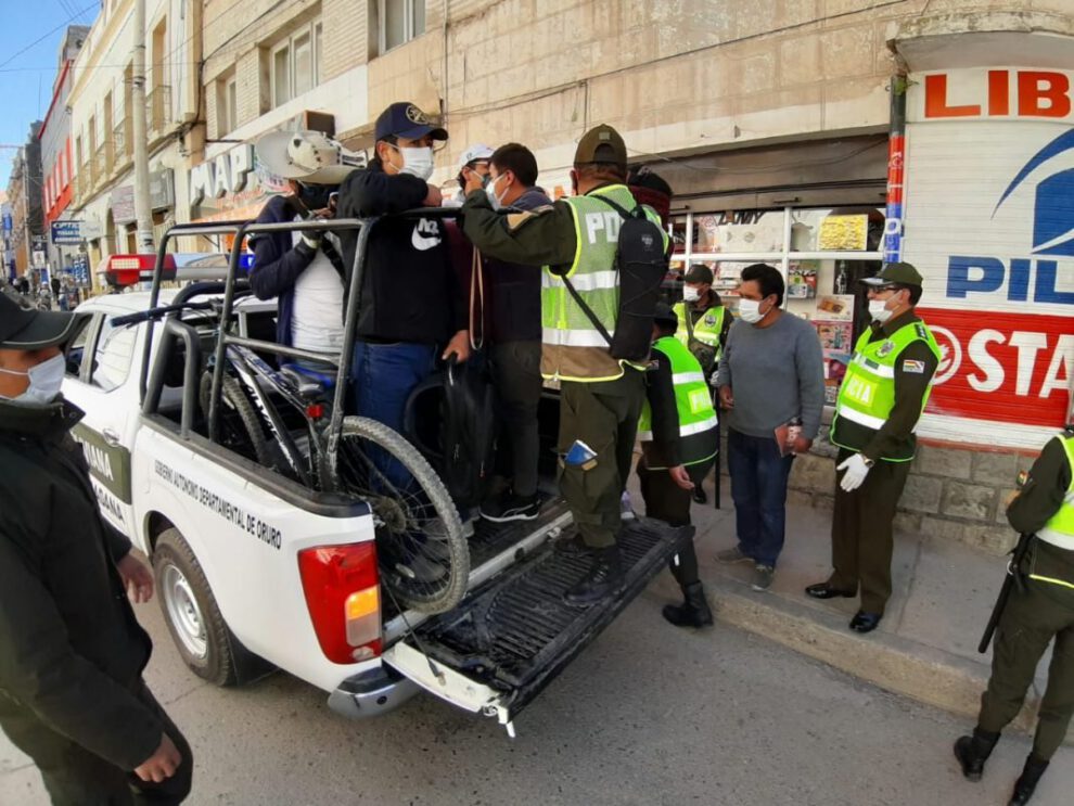 Cuarentena en Oruro: Policía arrestó a más de 180 personas