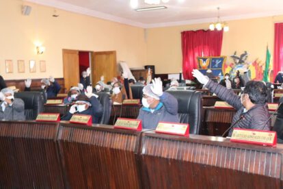 Continuidad de mandato del gobernador en la Asamblea de Oruro