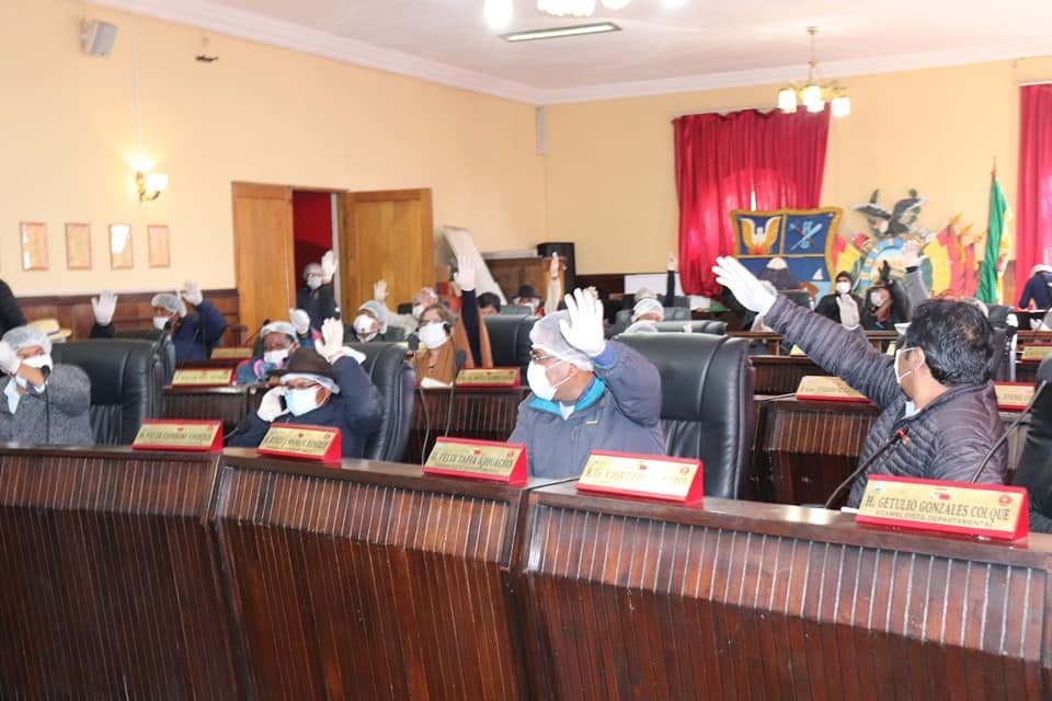 Continuidad de mandato del gobernador en la Asamblea de Oruro