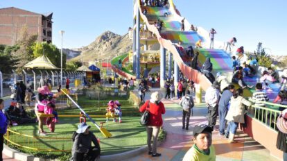 Oruro Solidario durante el Día del Peatón
