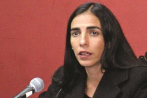 Exministra de Salud, Gabriela Montaño, denuncia corrupción en el caso respiradores