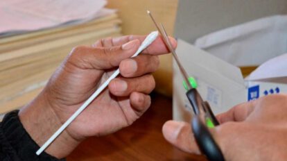 Hisopos para testeo de Covid-19 elaborados en La Paz
