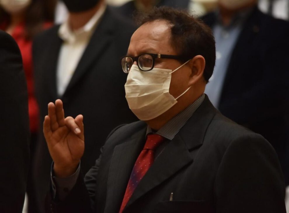 Ministro de Minería, Fernando Vásquez, genera polémica con comentario racista