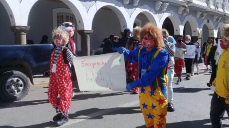 Apoyo a artistas infantiles en marcha pacífica
