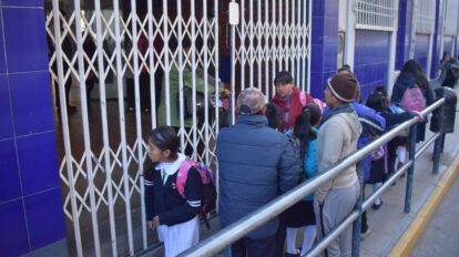 Horario normal de ingreso a clases en Oruro