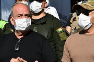 Denuncia contra ministros Arturo Murillo y Luis Fernando López por irregularidades en la compra de gases lacrimógenos