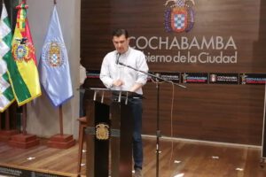 Renuncia alcalde Cochabamba José María Leyes por amenazas a su familia