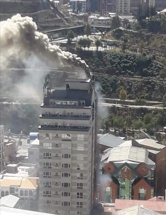 Incendio en el Hotel Camino Real en el centro paceño