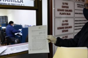 Funcionarios del Viceministerio de Transparencia presentan memoriales sobre procesos de corrupción
