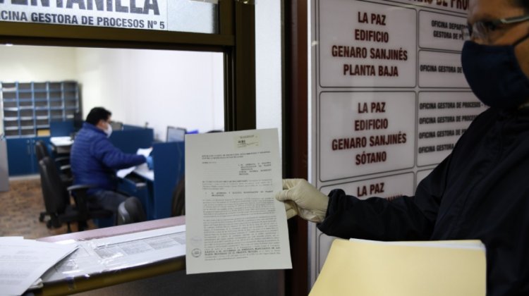 Funcionarios del Viceministerio de Transparencia presentan memoriales sobre procesos de corrupción