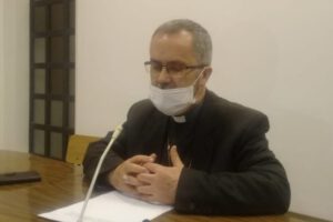 Obispo de Oruro, monseñor Cristóbal Bialasik, recorrerá la ciudad para bendecir a las familias