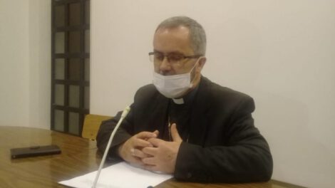Obispo de Oruro, monseñor Cristóbal Bialasik, recorrerá la ciudad para bendecir a las familias