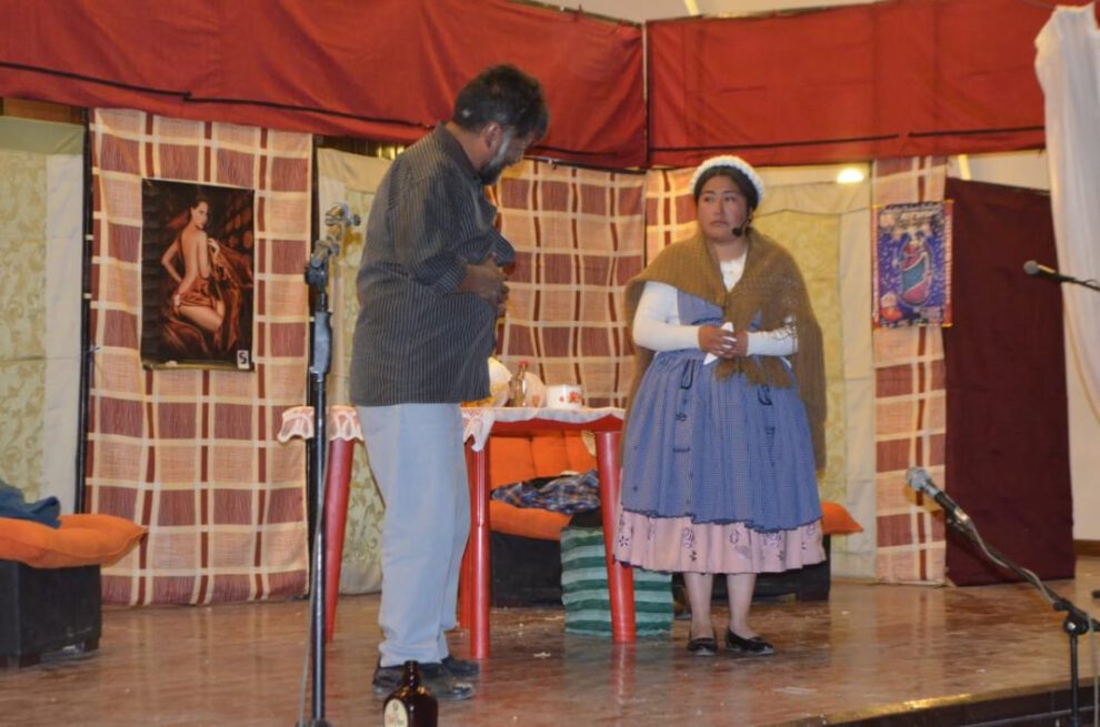 La sanguchera de la esquina, obra teatral en Oruro
