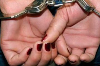 Revocan detención domiciliaria de Edith C. A por tenencia ilícita de un arma