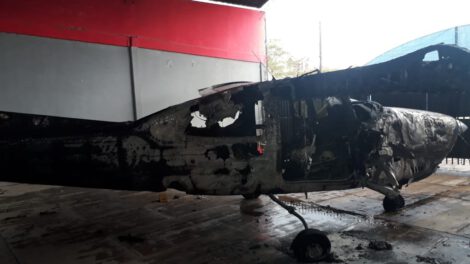 Avioneta incendiada que llevaría ayuda a Roboré